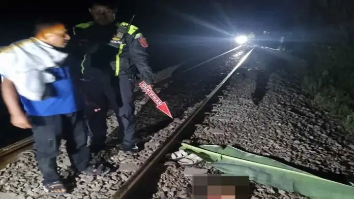Akibat Pesona Handphone? Begal Beraksi, Perempuan Tertabrak Kereta di Garut